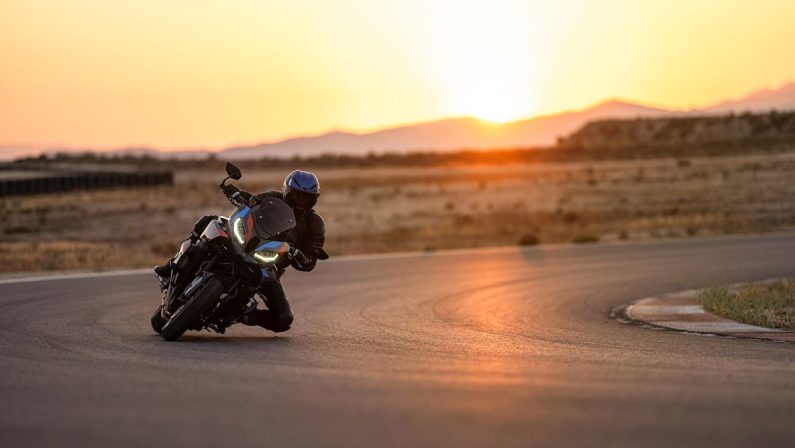 BMW Motorrad porta in pista l’adrenalina