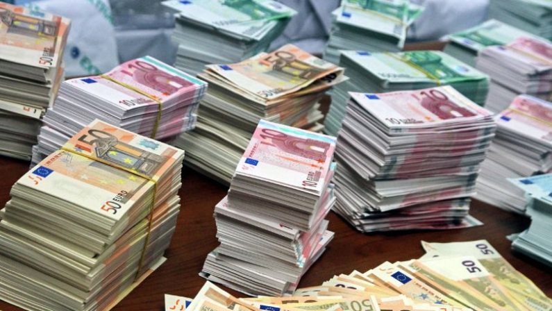 A marzo debito pubblico in crescita a 2.894,7 miliardi