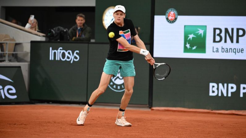 Sinner “Pronto per Roland Garros, l’anca non mi preoccupa”