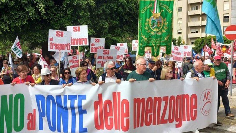 No al Ponte, cittadini in piazza a Villa San Giovanni