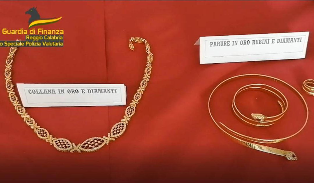 Alcuni dei preziosi sequestrati