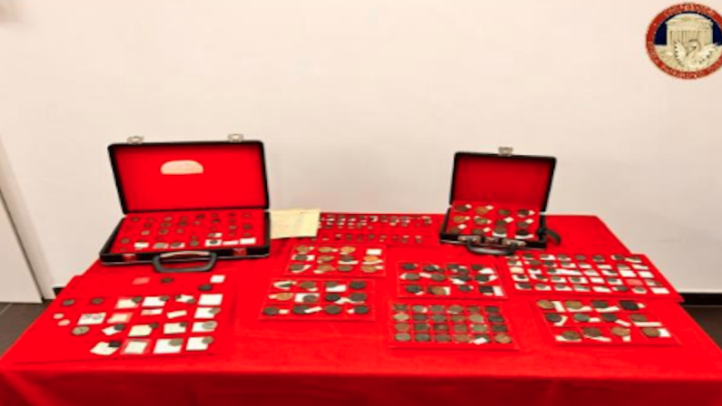 Consegnati al Museo di Reggio i reperti recuperati dai carabinieri