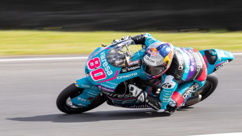 Alonso vince Gp d’Italia in Moto3, incidente tra Farioli e Zurutuza