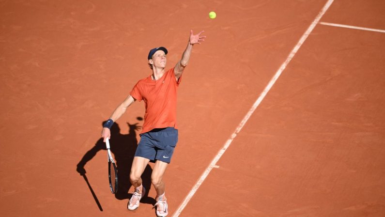 Sinner “Mi ispiro a Federer, Tomba e Vale i miei miti”