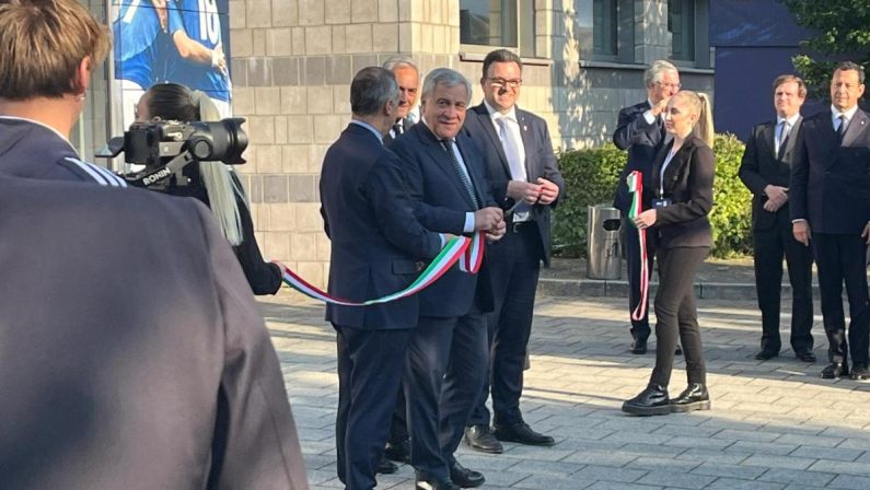 Tajani “L’amore dei tifosi un bel messaggio per gli azzurri”