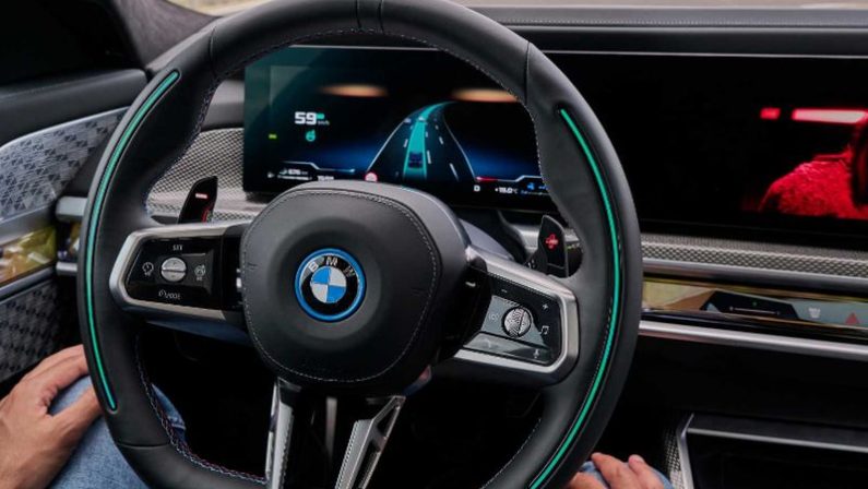 Su Bmw Serie 7 sistemi avanzati di guida autonoma