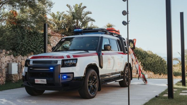 Defender celebra 70 anni di collaborazione con la Croce Rossa