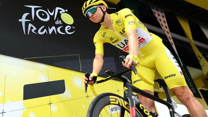 Pogacar vince sul Galibier in solitaria e torna in maglia gialla