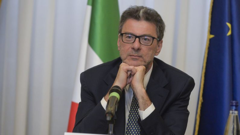 Giorgetti “In arrivo decreti per realizzare il federalismo”
