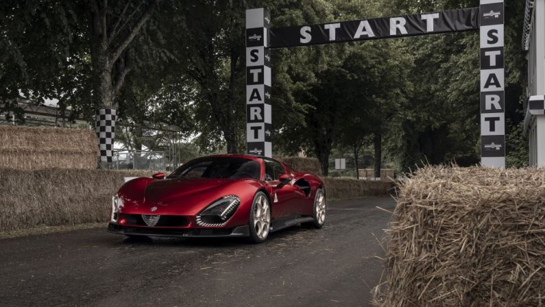 Alfa Romeo 33 Stradale debutta nel Regno Unito a Goodwood