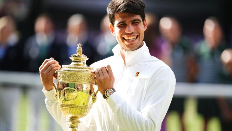Titolo bis per Alcaraz a Wimbledon, Djokovic ko in finale