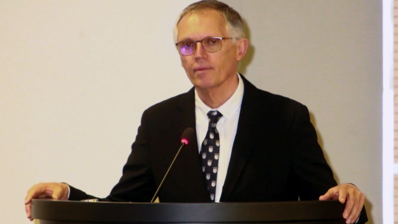 Stellantis, Tavares conferma piani Italia, ma Cina e Usa preoccupano