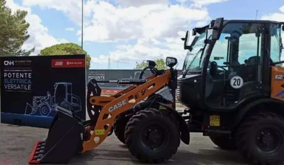 Cnh presenta a Lecce le pale gommate elettriche