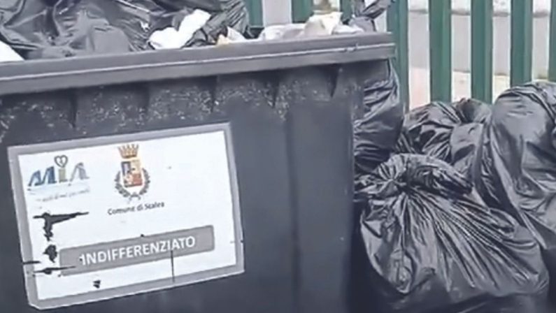 Rifiuti: Comuni morosi in Calabria, la Regione batte cassa