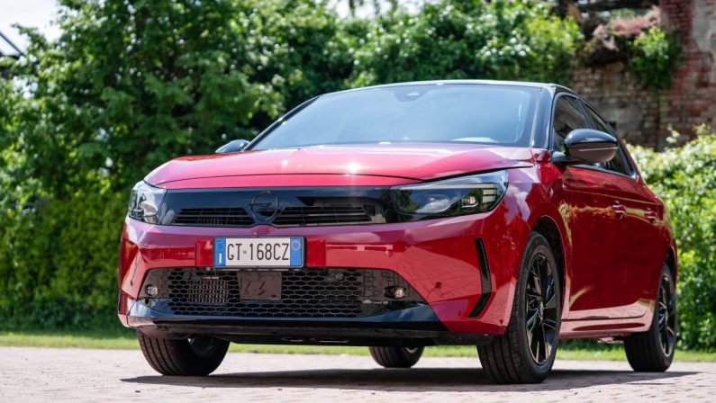 A luglio in Italia Opel va di Corsa