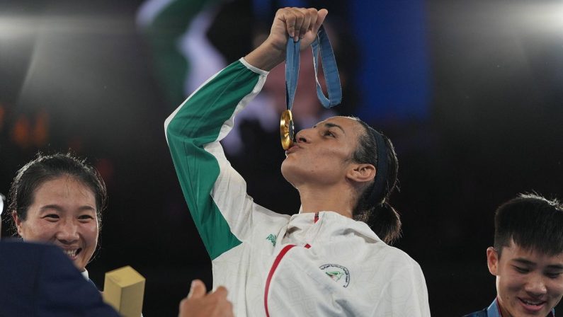 Dalle polemiche all’oro, Khelif “Così è ancora più speciale”