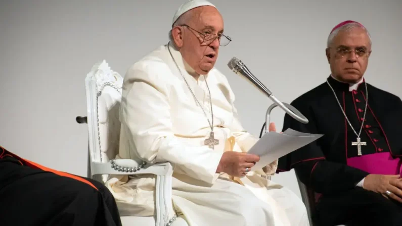 Papa “La pena di morte non fa giustizia, è un veleno per la società”