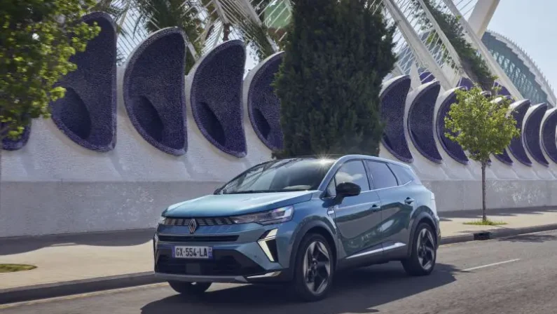 Renault Symbioz, modello versatile per la famiglia