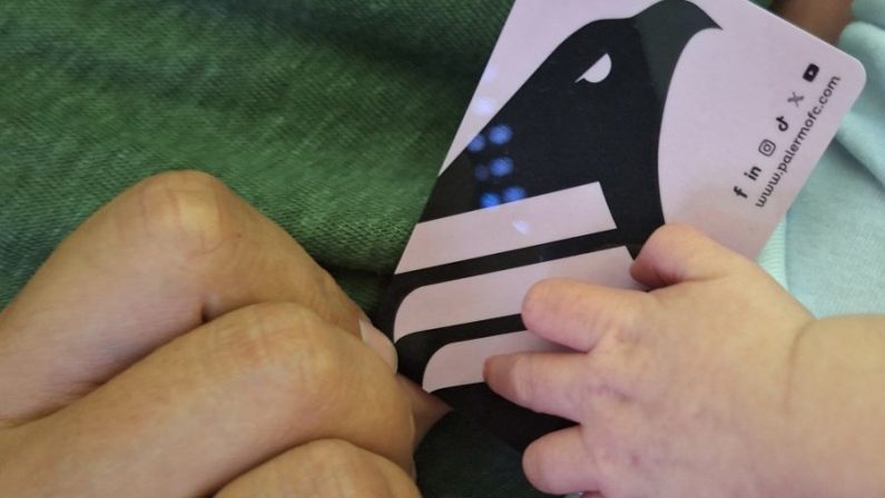 Del Palermo l’abbonato più giovane, tessera 4 ore dopo la nascita