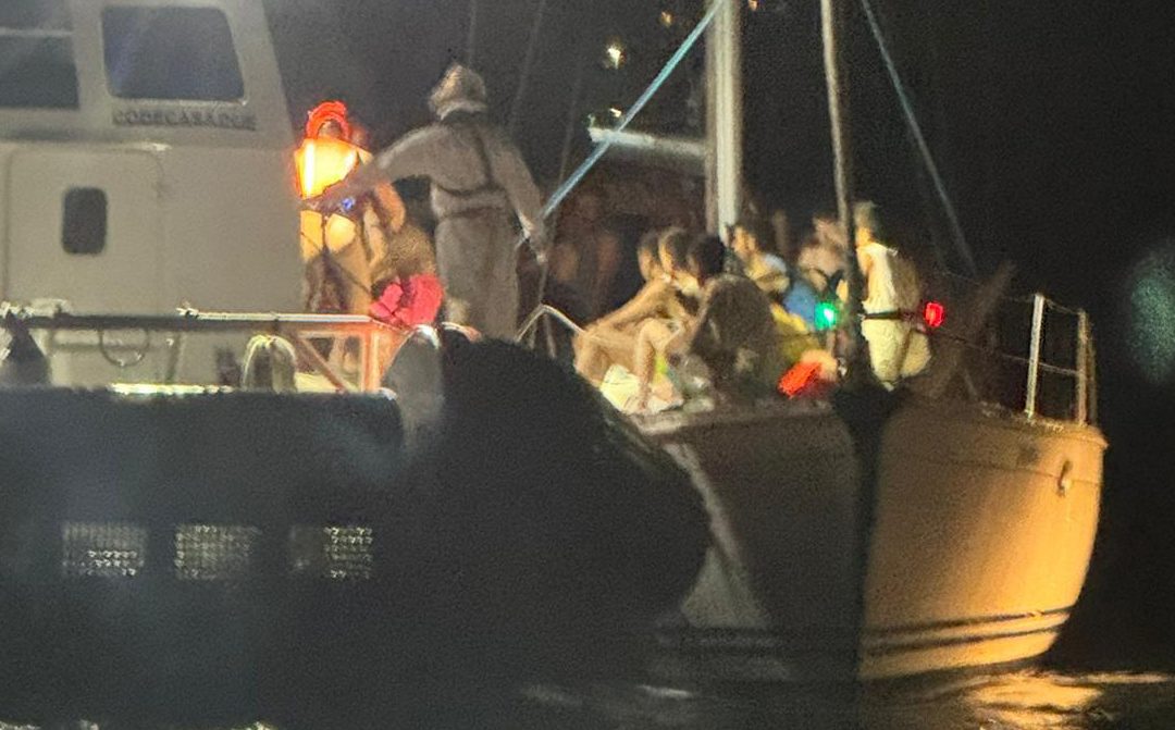 Uno sbarco di migranti (foto d'archivio)