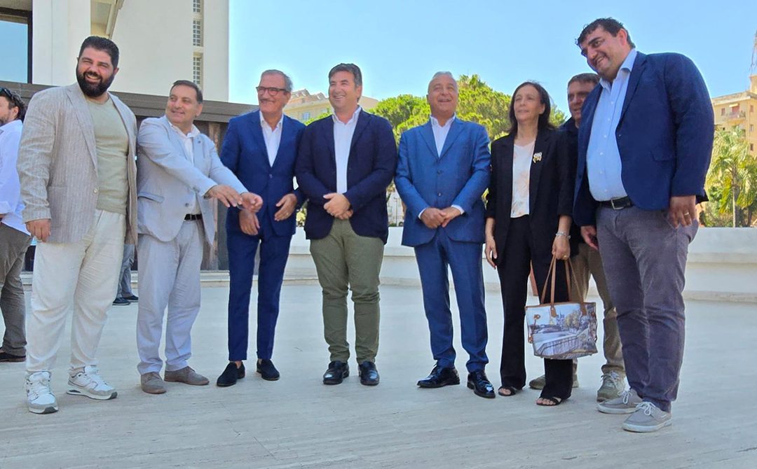 Alcuni, tra sindaci e amministratori, presenti alla protesta di Reggio Calabria