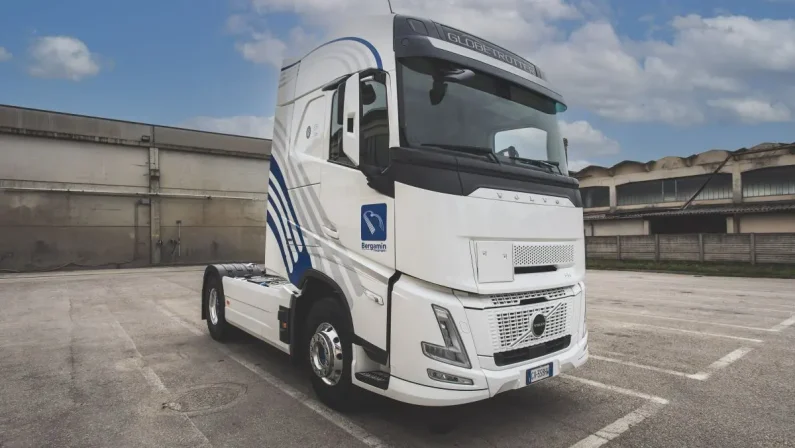 Volvo consegna uno dei primi FH Aero all’azienda di trasporti Bergamin