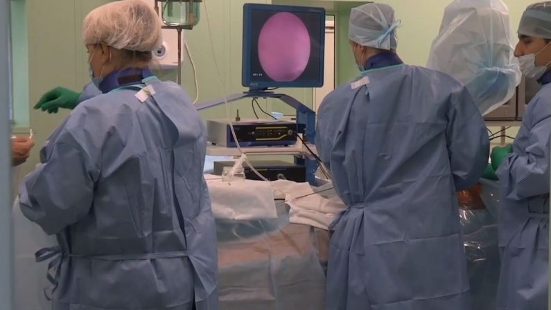 Colonscopia, esame sempre meno invasivo e più curativo