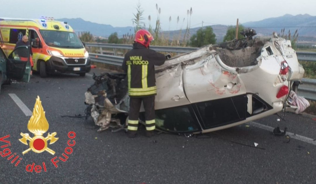 Incidente nel Cosentino: minore alla guida perde il controllo dell’auto. È grave