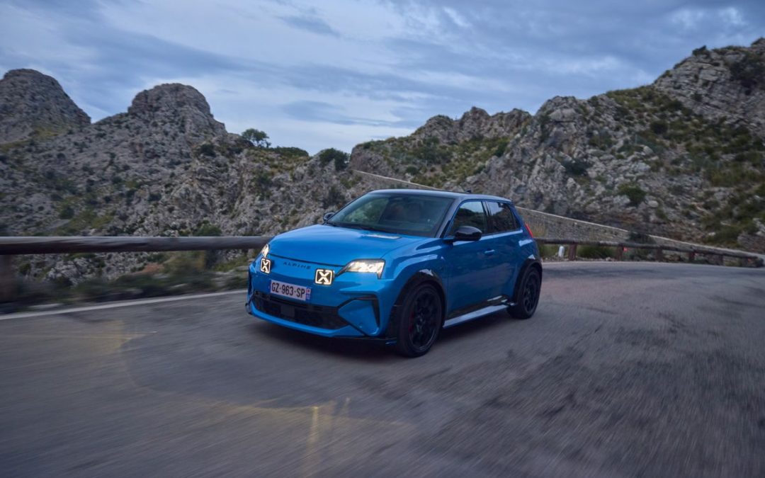 Al debutto l’Alpine A290 la hot hatch compatta elettrica