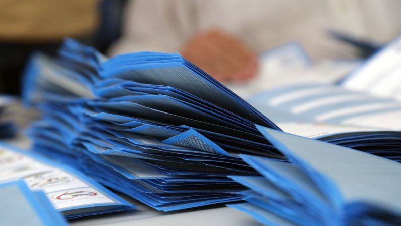 Regionali, aperti i seggi elettorali in Emilia Romagna e Umbria