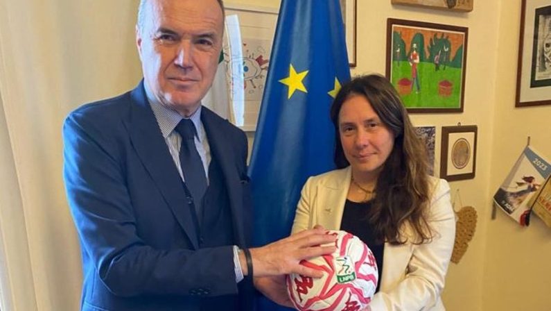 Violenza genere, da Balata pallone rosso a ministro Locatelli