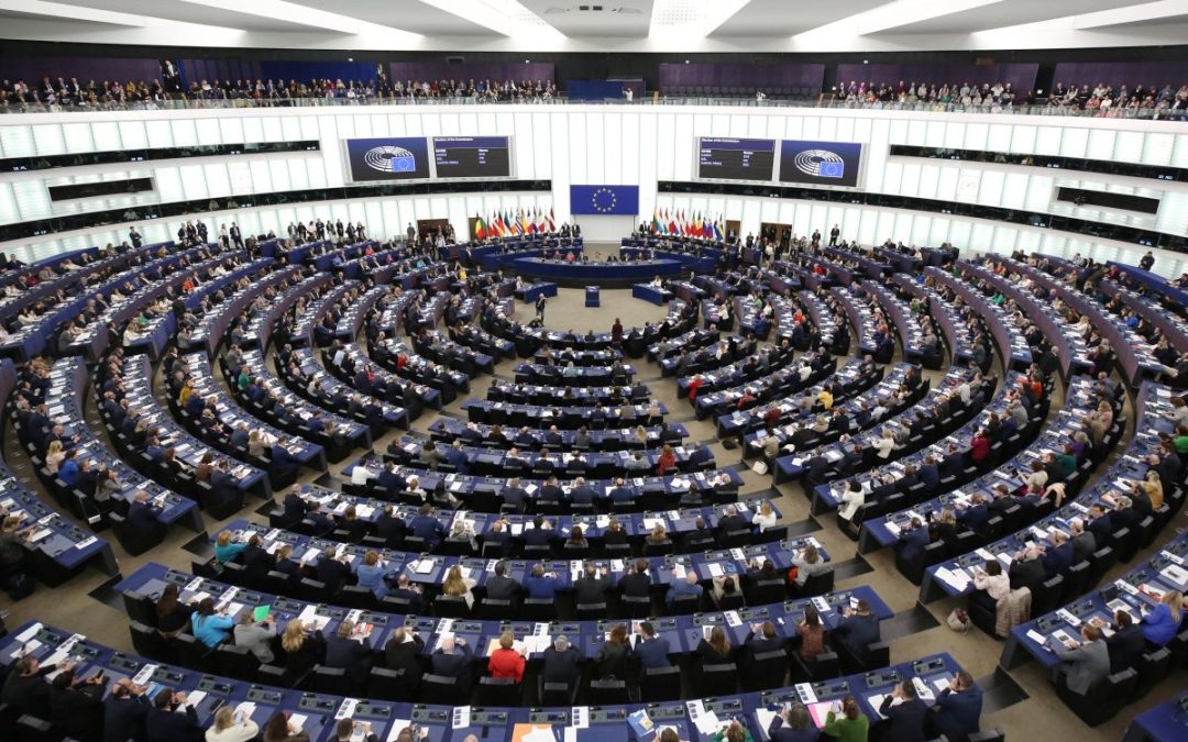 Parlamento Ue “Rafforzare il sostegno militare all’Ucraina”