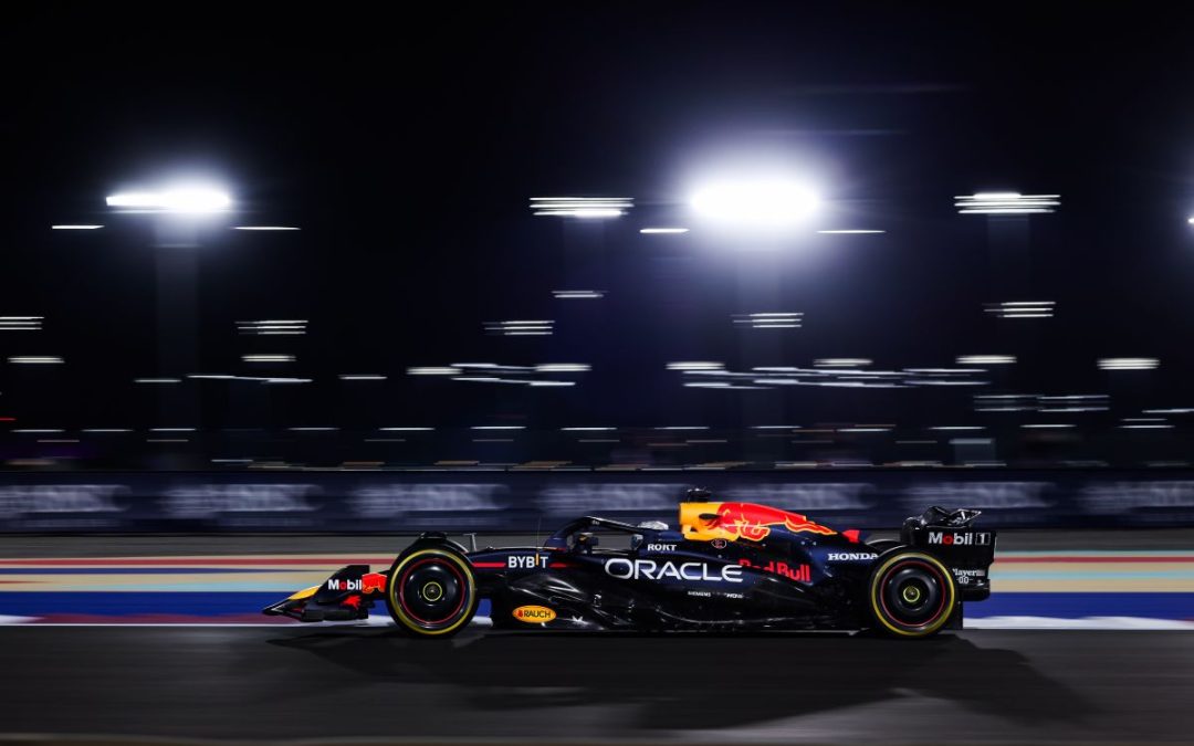 Verstappen pole in Qatar, Ferrari dietro le McLaren