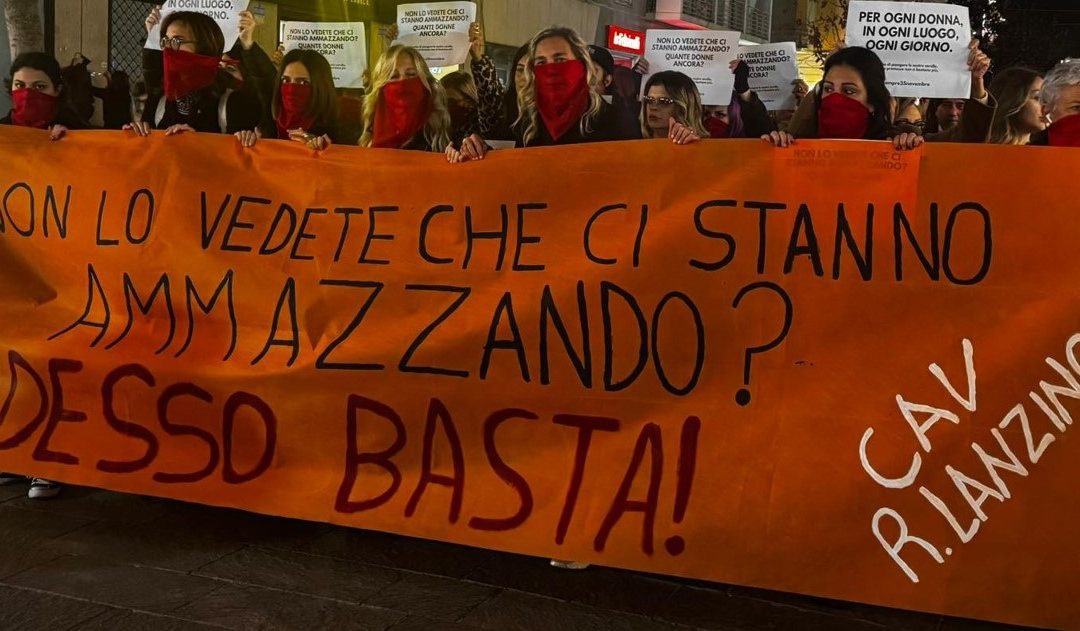 Cosenza e oltre 40 città italiane unite contro la violenza sulle donne