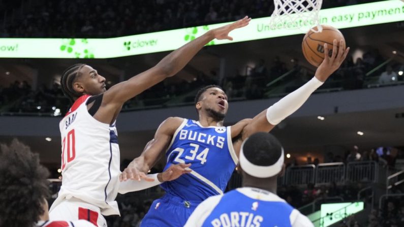 Quarto ko di fila per Golden State, Antetokounmpo trascina Milwaukee