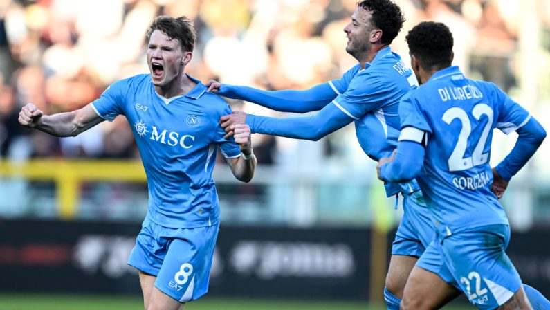 McTominay in gol, il Napoli vince a Torino e resta primo