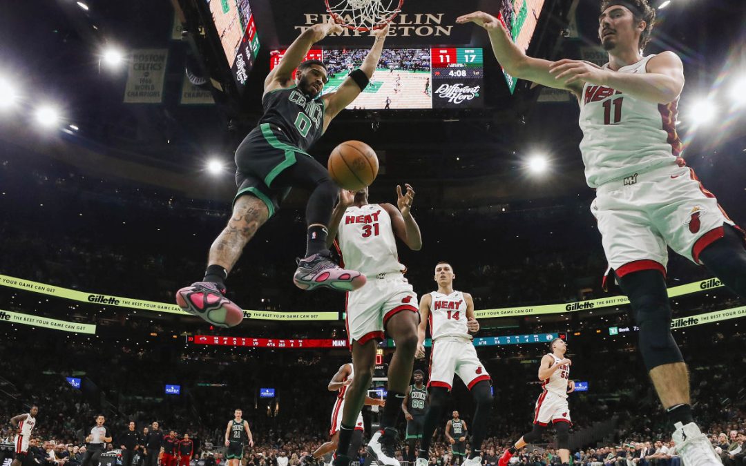 Boston travolge Miami, poker Atlanta, netto ko per i Lakers