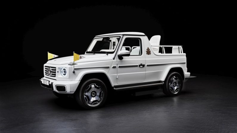 Papa Francesco riceve da Mercedes-Benz la prima “papamobile” elettrica