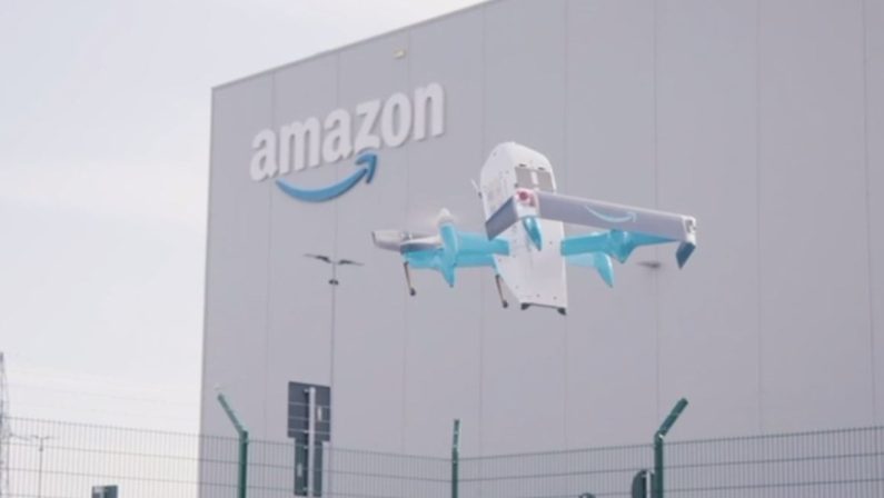 Amazon, primo volo di prova per le consegne con i droni in Abruzzo