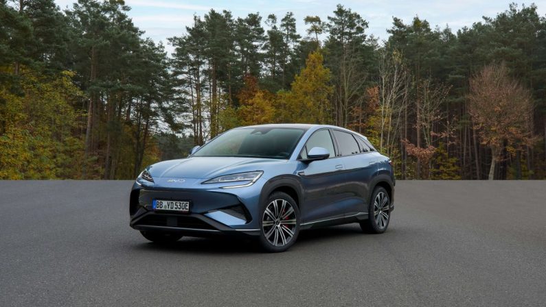 BYD Sealion 7, il SUV elettrico di serie più veloce al mondo