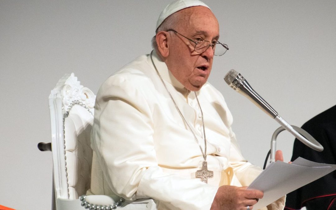 Diritti umani, Papa “Governanti ascoltino grido di pace”