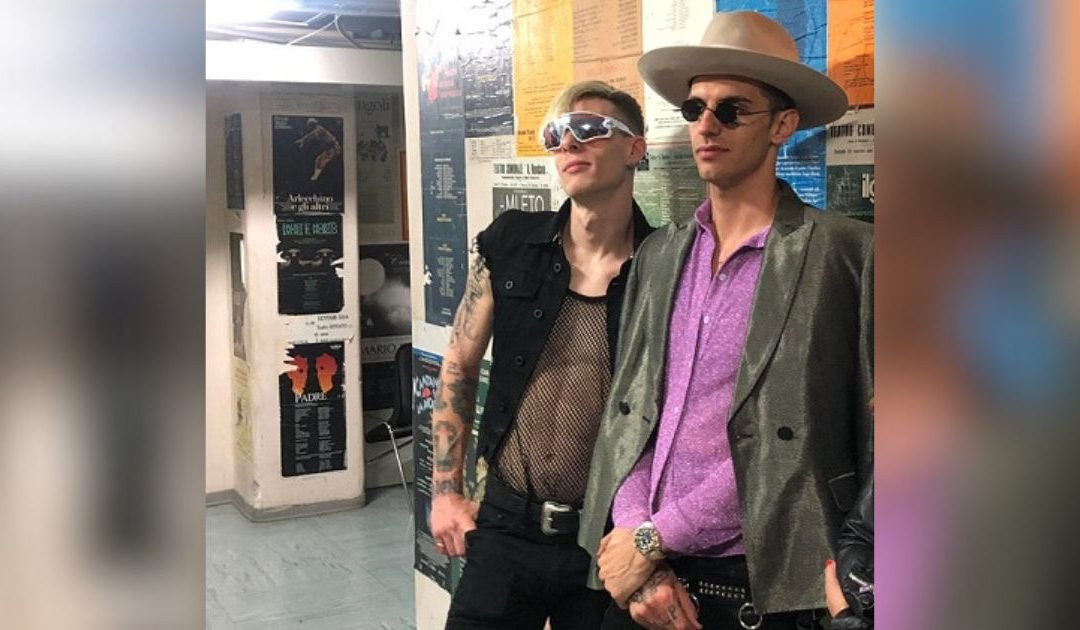 Achille Lauro e Boss Doms nel foyer del Teatro Rendano di Cosenza nel 2019
