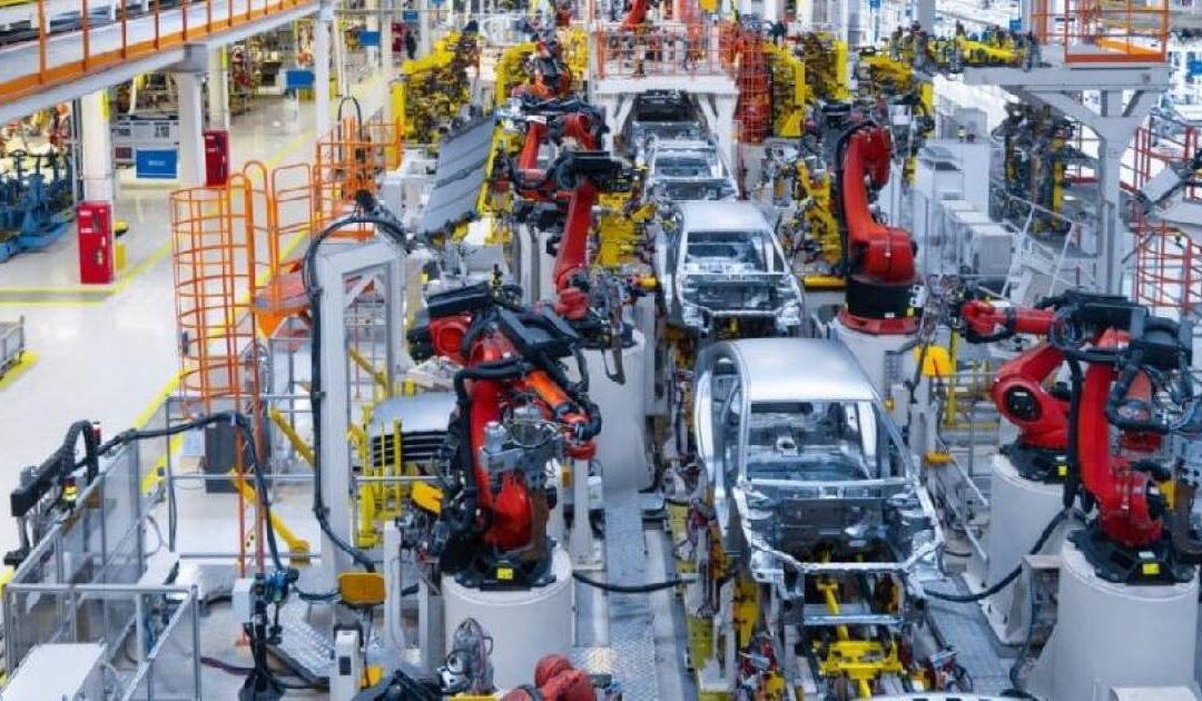 La paura fa meno 7, i dati Istat sulla produzione industriale: Due anni di crollo