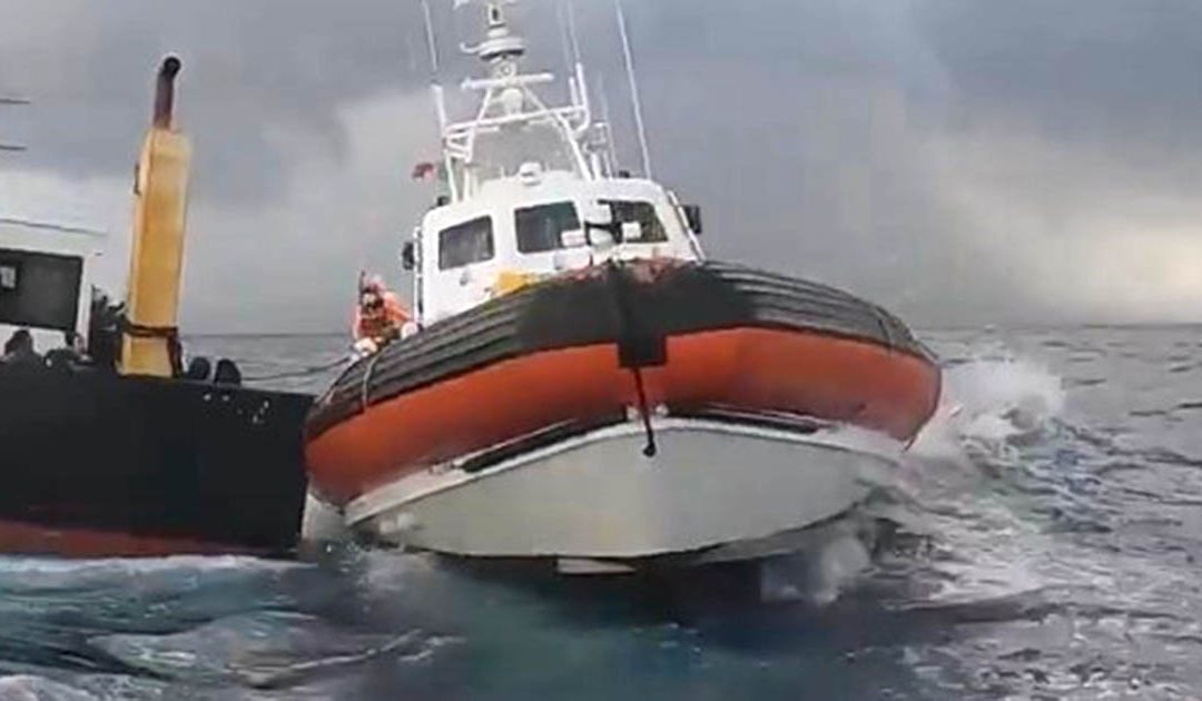 VIDEO – Le operazioni di salvataggio di 129 naufraghi al largo della costa calabrese