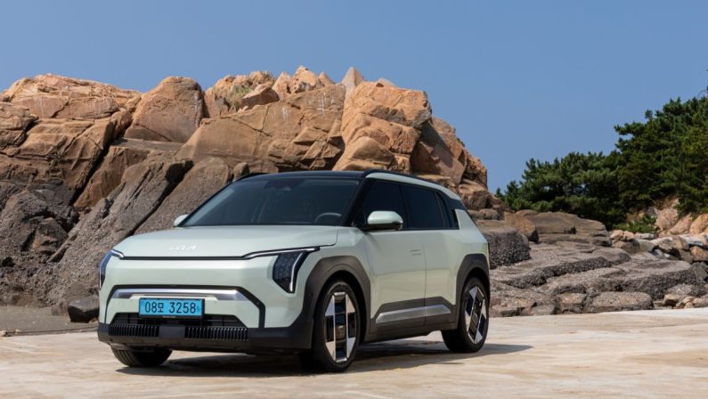 Kia EV3 vince il titolo di Compact SUV ai WWCOTY 2025