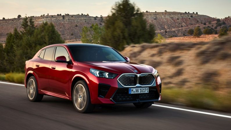 Nel 2024 è proseguita crescita Gruppo BMW nei veicoli 100% elettrici