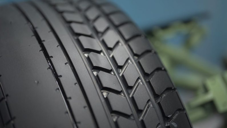 Pirelli P Zero, compie 40 anni primo pneumatico ultra high performance