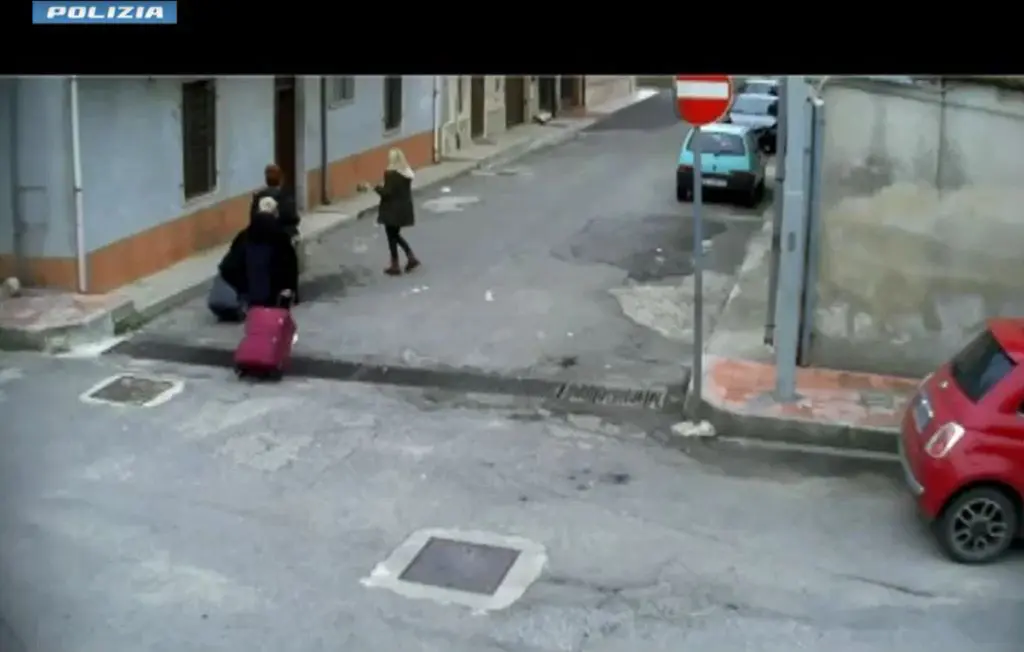 Traffico di badanti nel crotonese, i contatti la società di assistenza domiciliare e la presunta gang