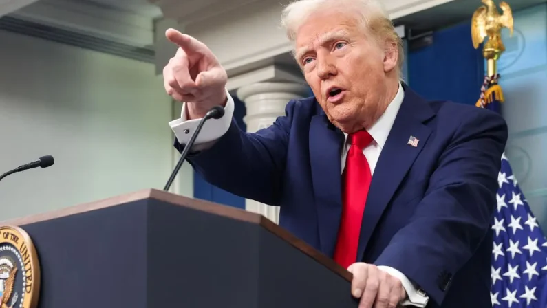 Incidente aereo a Washington, Trump attacca Biden e Obama sulla sicurezza