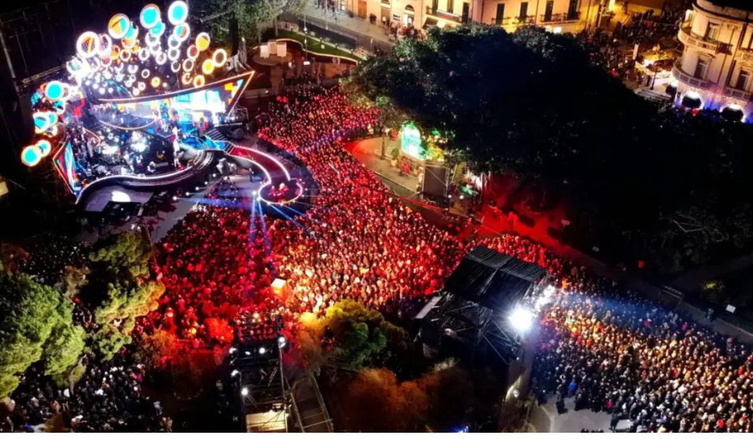 Piazza Indipendenza, Reggio Calabria, L'Anno che verrà